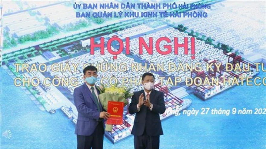 Hai Phong grants investment certificate to terminal construction project